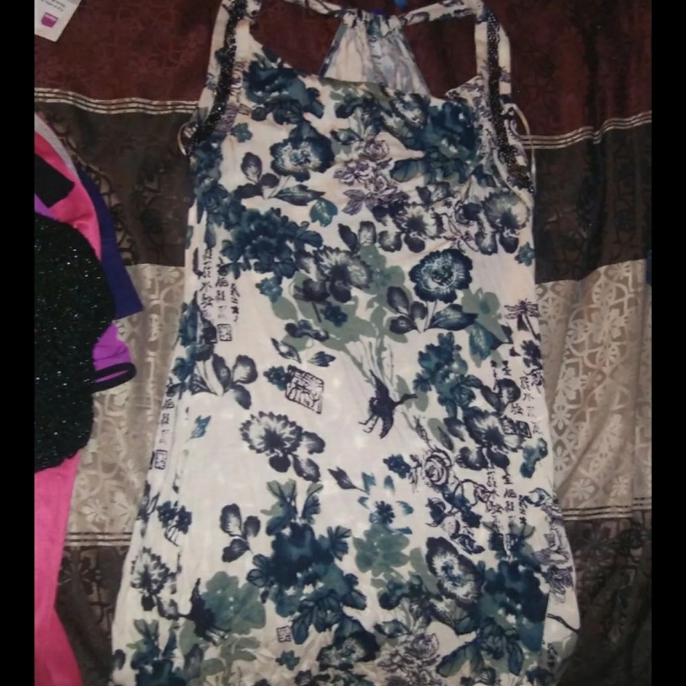 Guess top